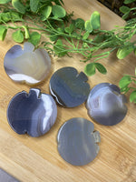 Load image into Gallery viewer, Agate Apple Carving
