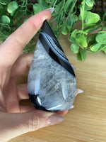 Load image into Gallery viewer, Black Sardonyx Agate Teardrop
