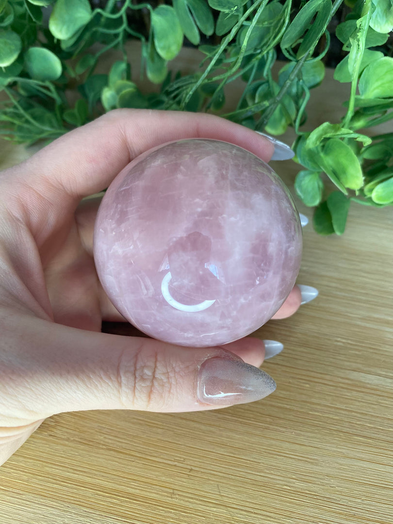 Sphère de quartz rose